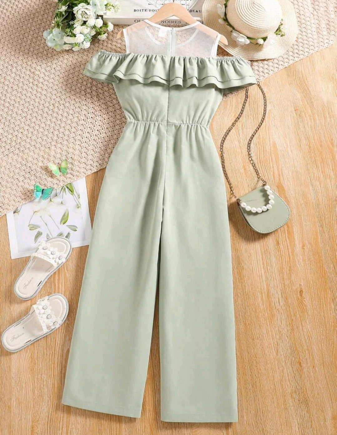 Mono hombros caídos