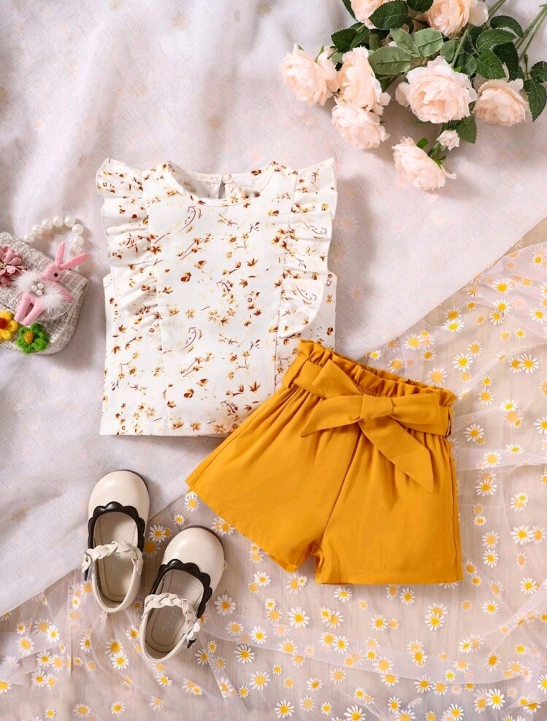 Blusa estampada + short con cinturón