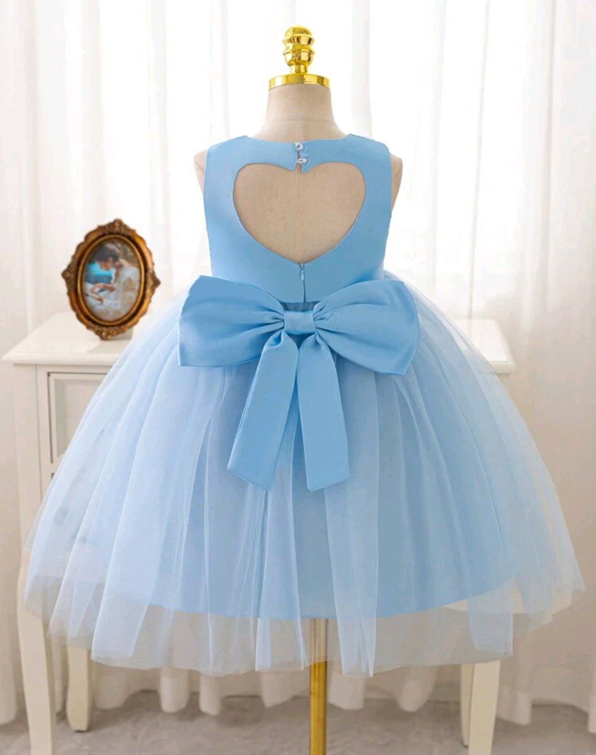 Vestido Elegante Celeste de tul y moño