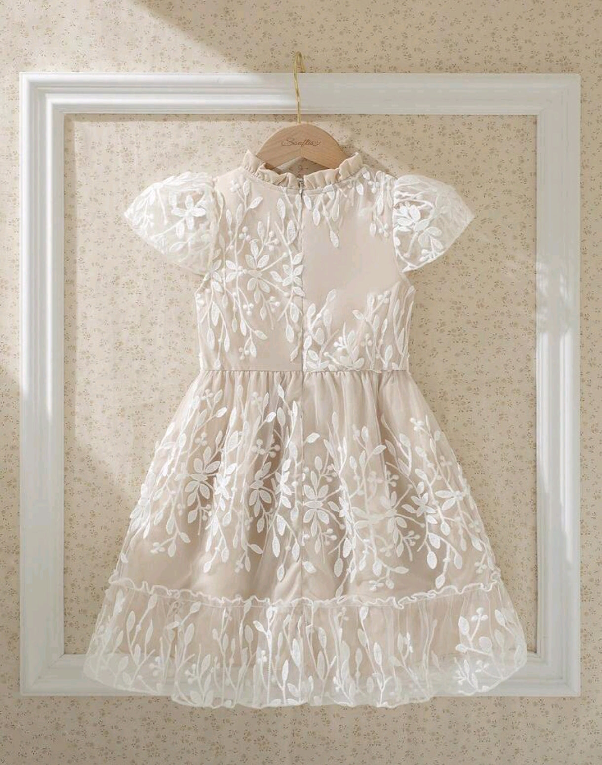 Vestido de encaje Beige
