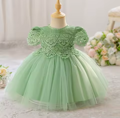 Vestido Elegante verde con tul renda