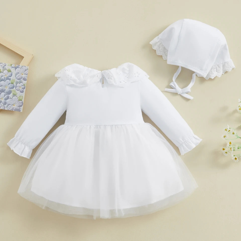 Vestido blanco mangas largas con tul +sombrero