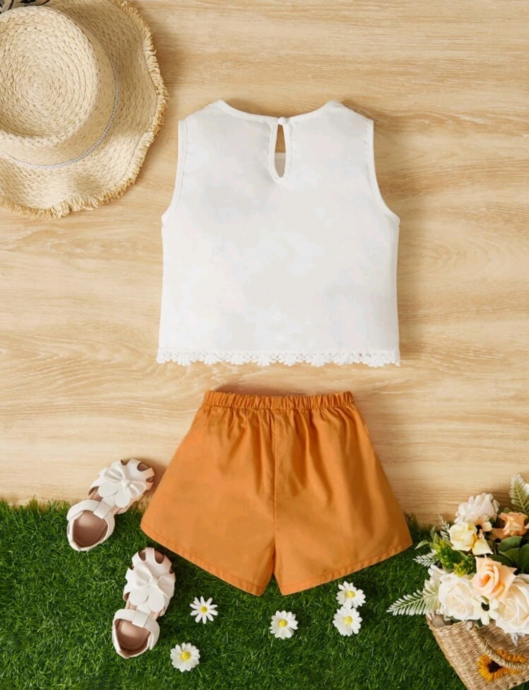 Blusa con bordados floral + short