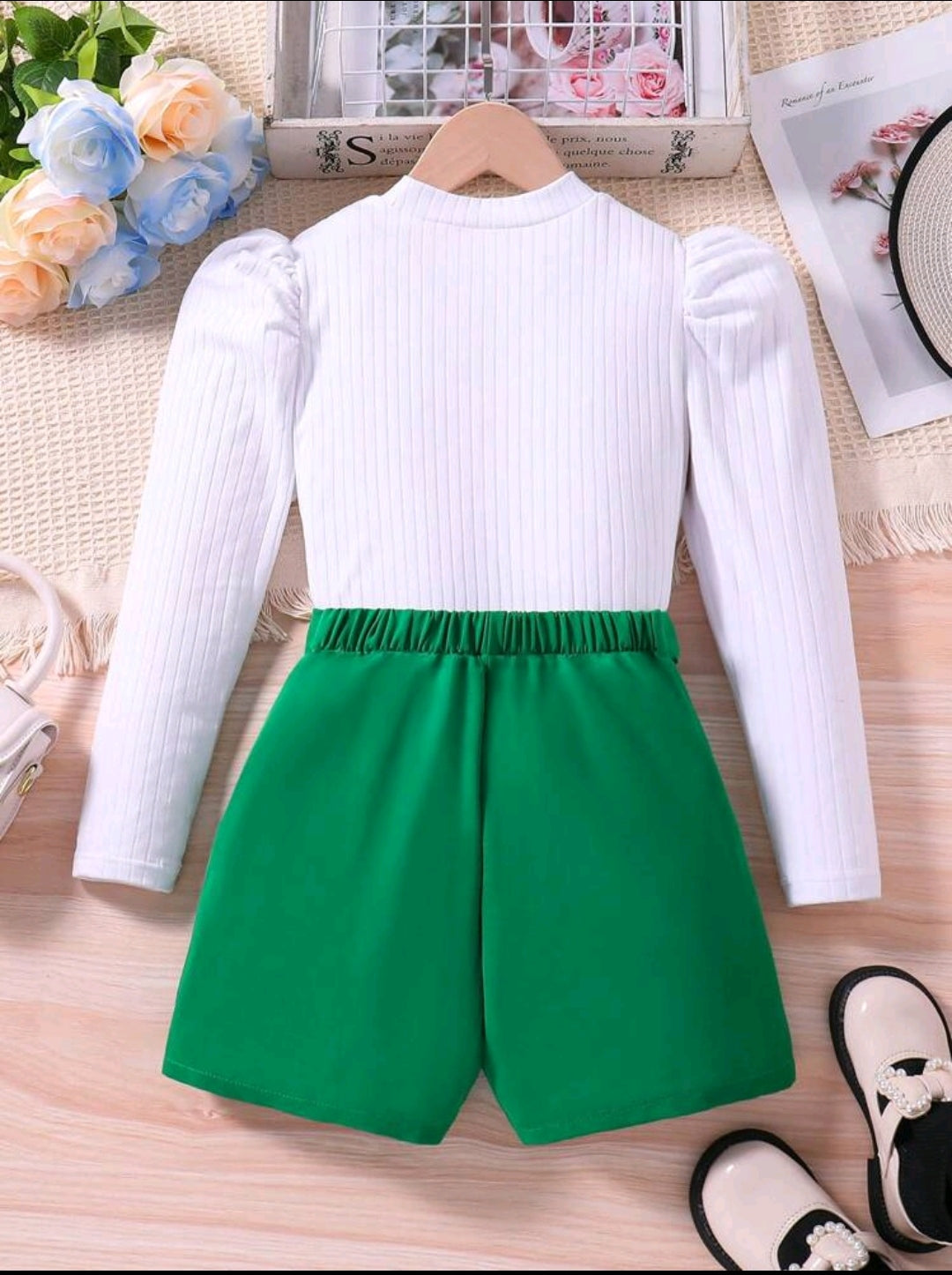 Mangas largas abullonada + short pollera