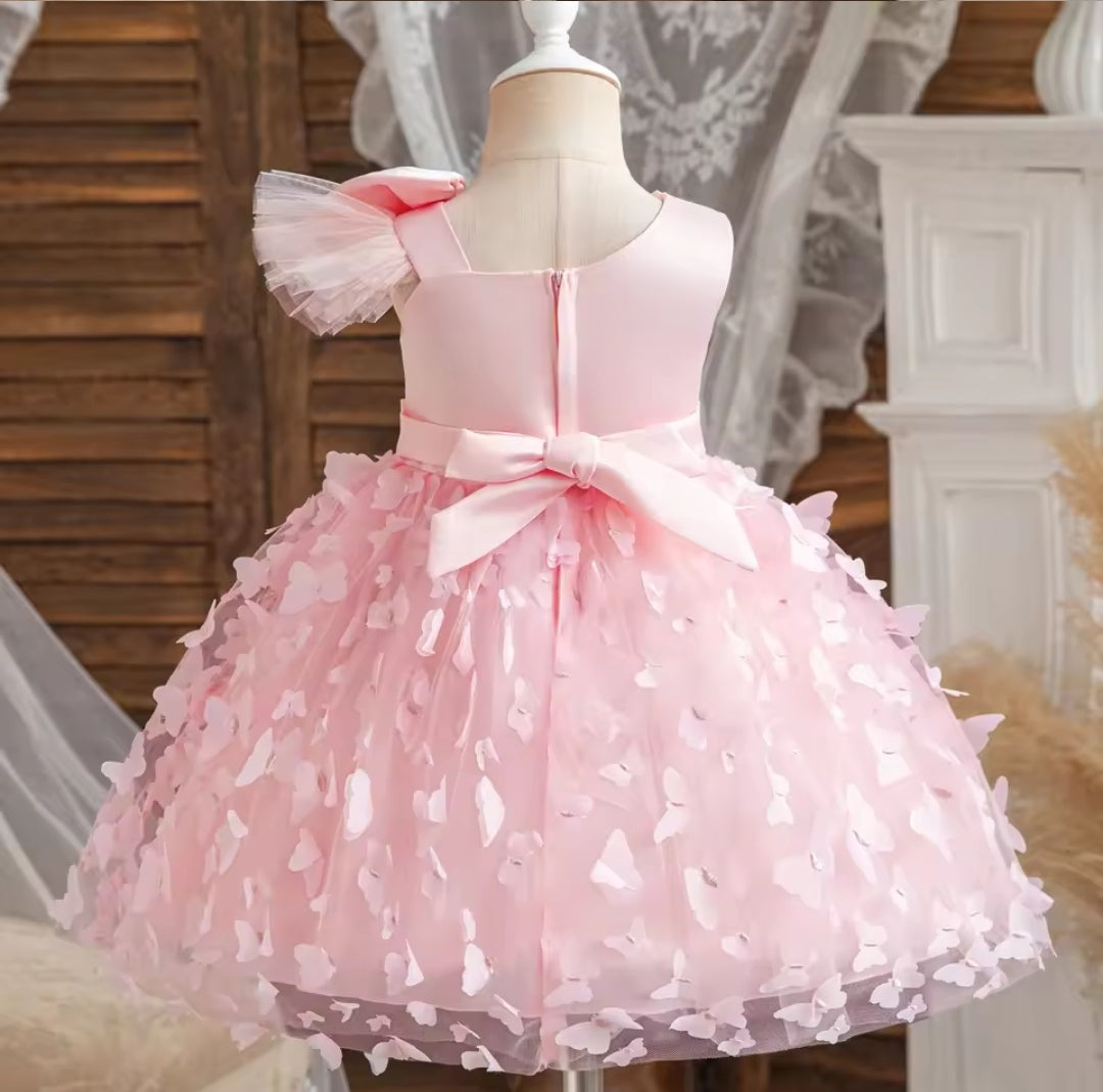 Vestido elegante con diseño de mariposas 3D