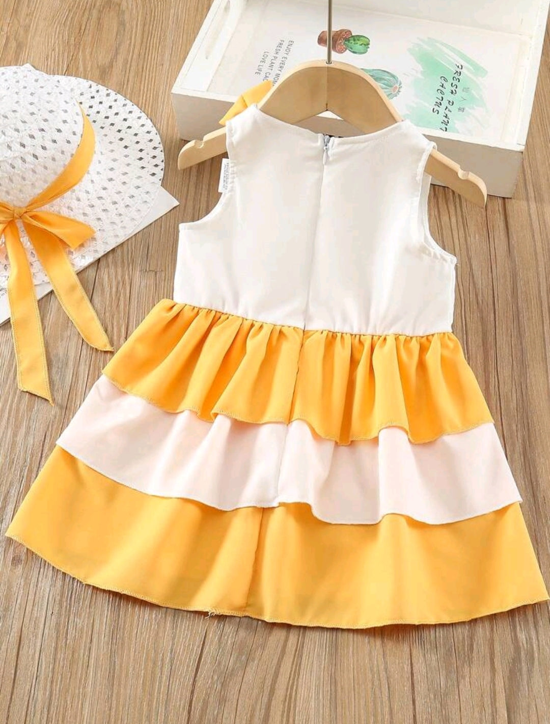 Vestido con escamas + sombrero