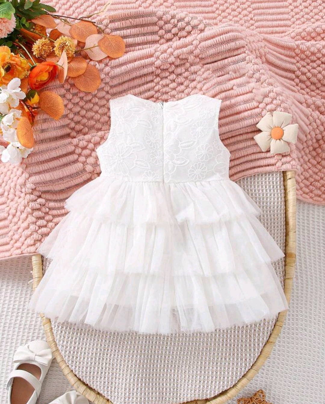 Vestido blanco con capas