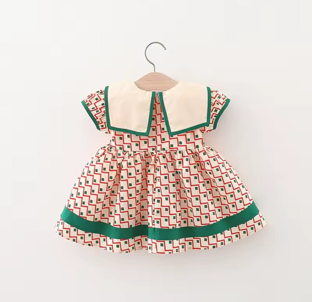 Vestido bebé con diseño de frutillas