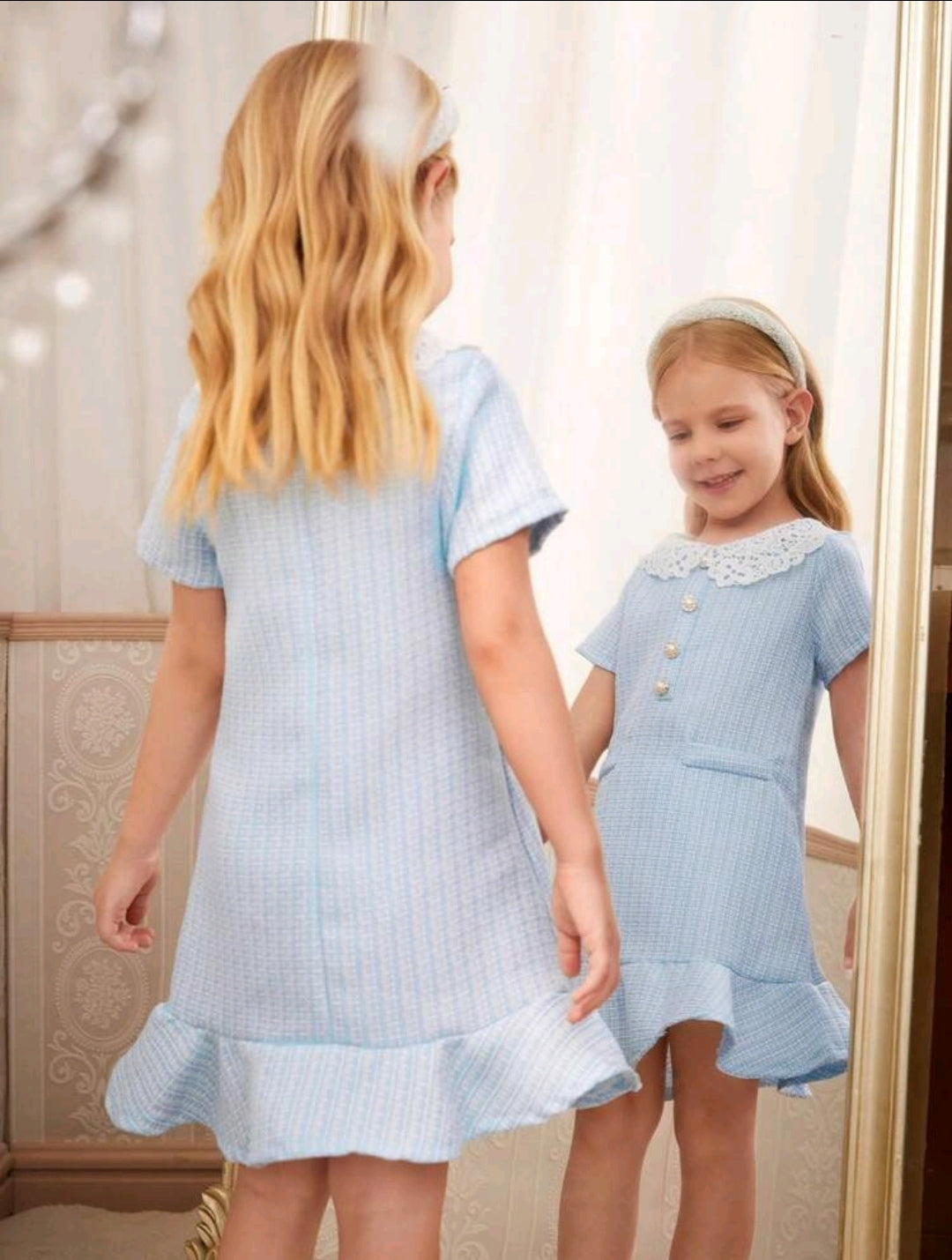 Vestido chic con cuello de muñeca