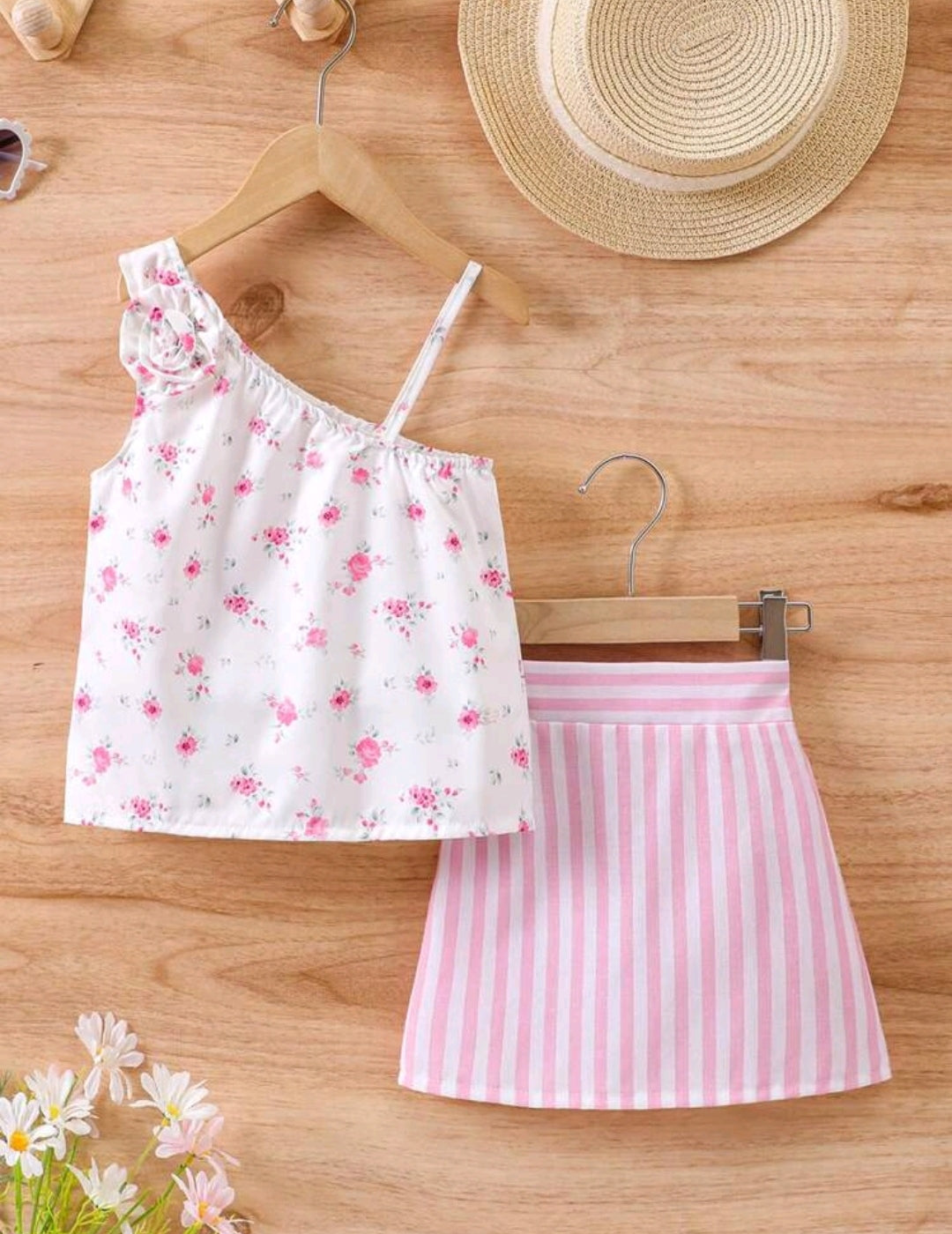 Blusa asimetrica+ falda a rayas