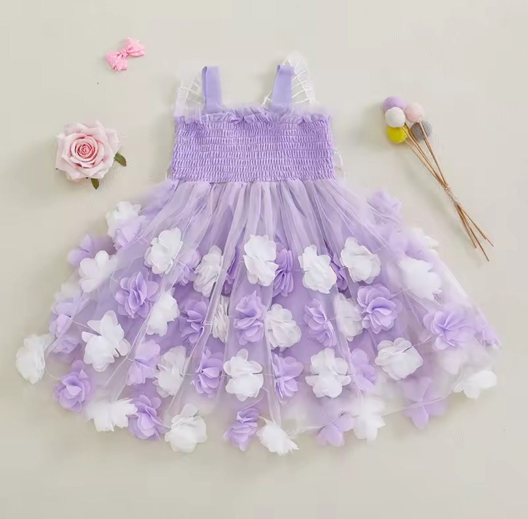 Vestido de flores 3D y alas