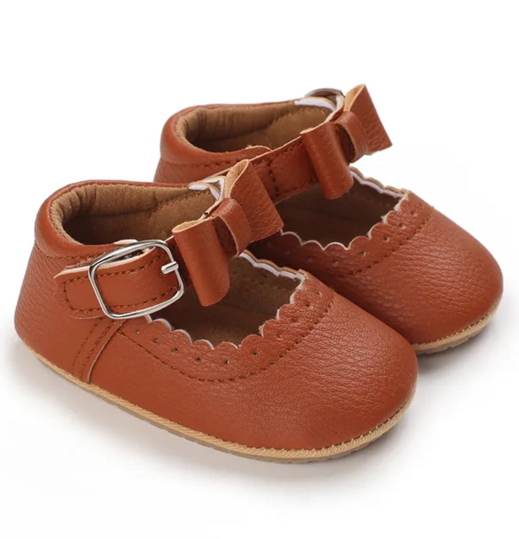 Acc. Zapatito para bebé tipo cuero antideslizante