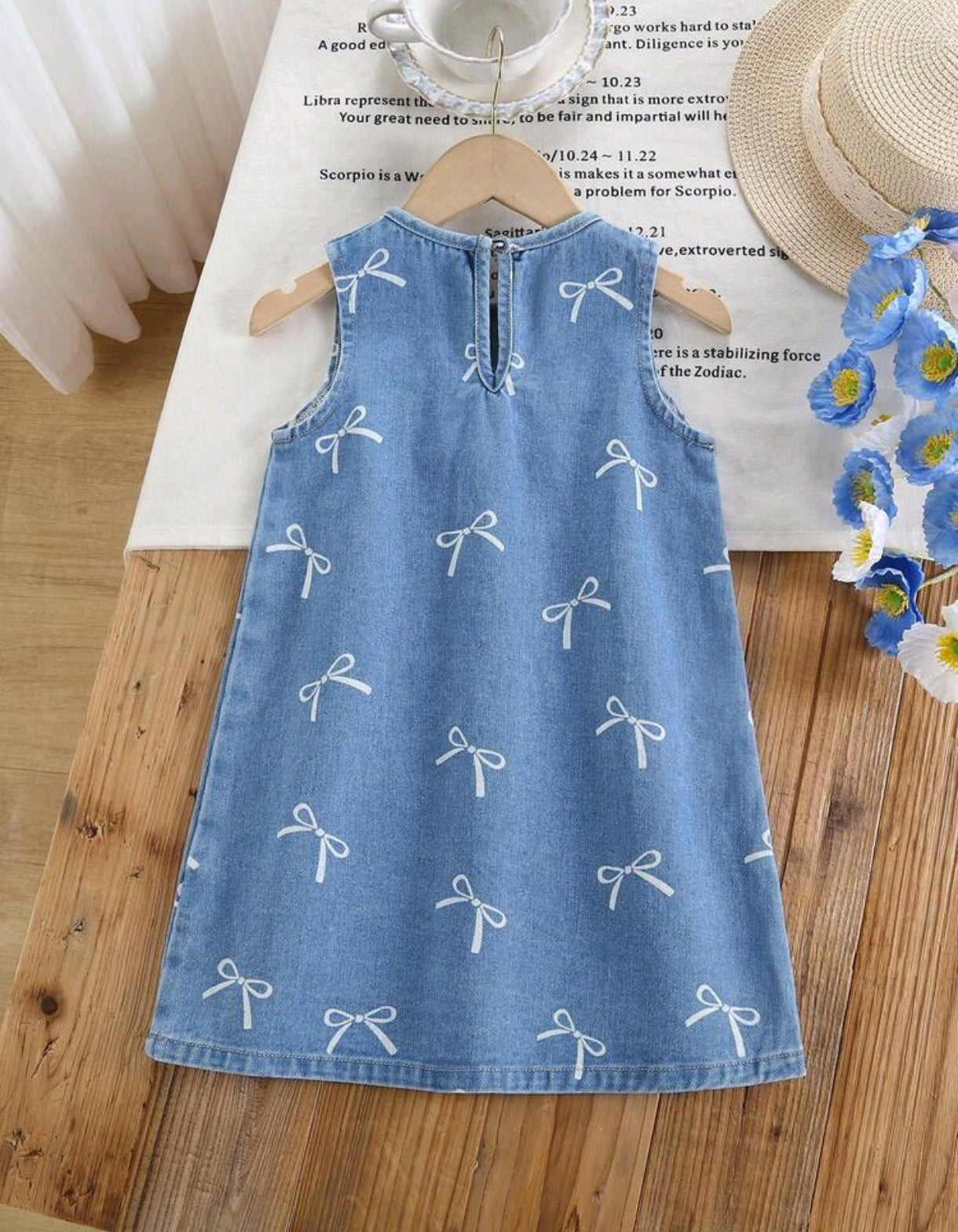 Vestido de Jeans sin mangas con diseño de moños