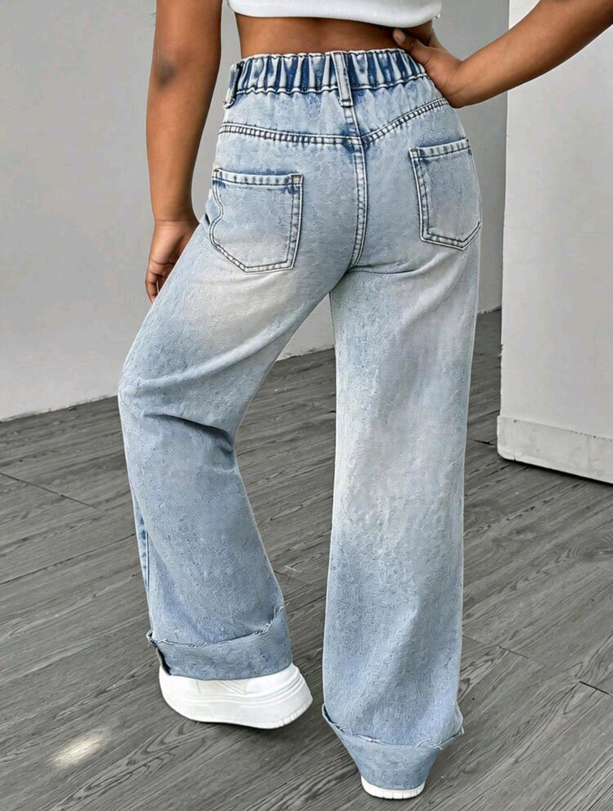 Pantalón de Jeans pata ancha color claro pre lavado