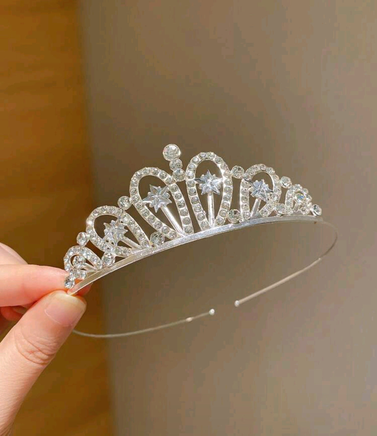 Acc. Corona con diseño de estrellitas