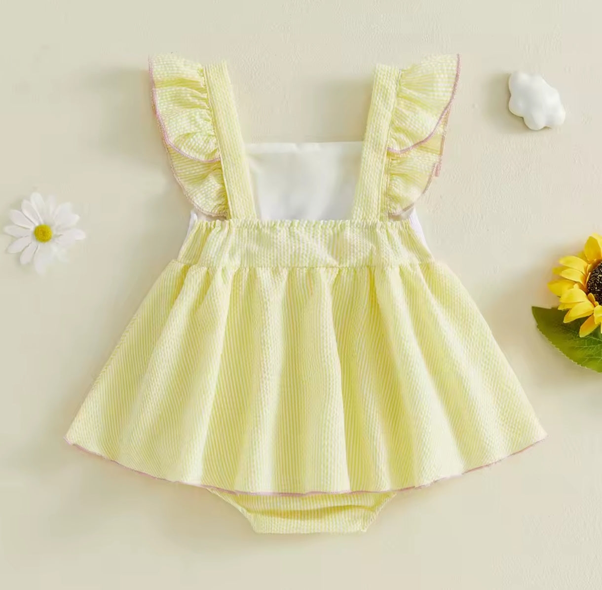Body vestido con bordados de abejitas