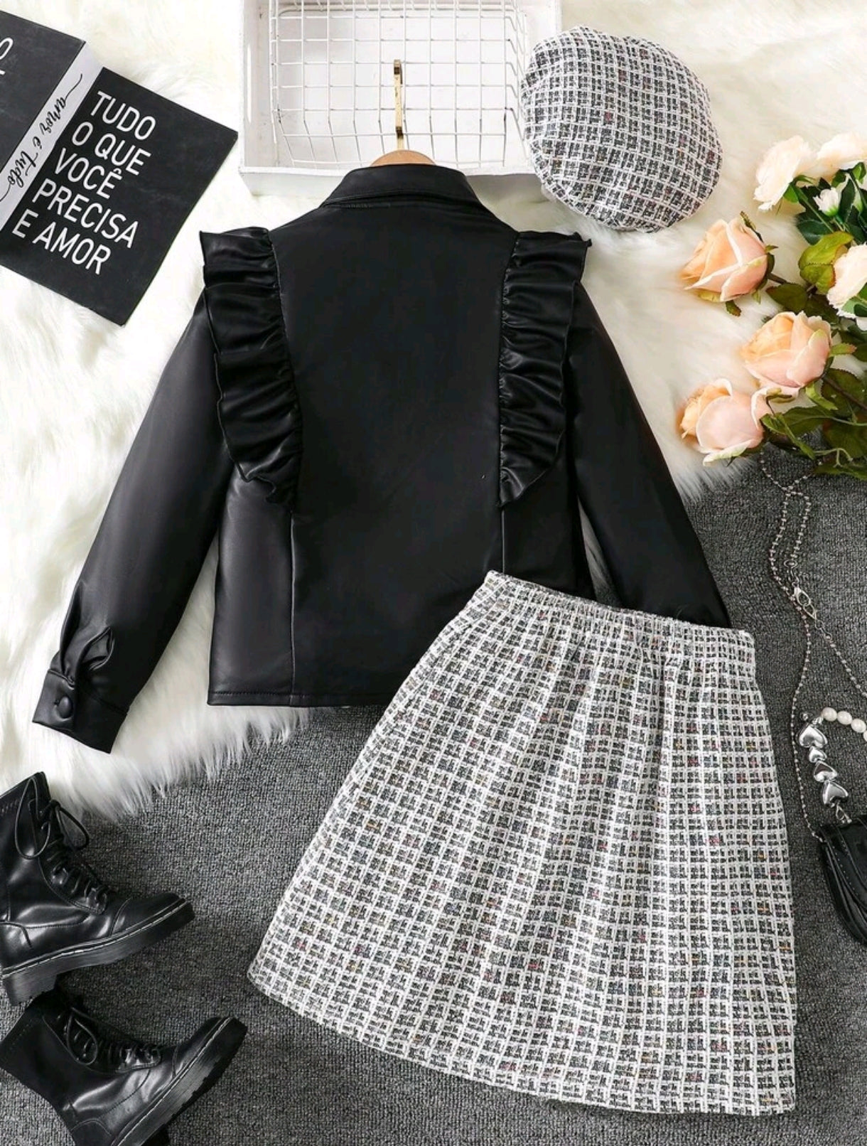 Chaqueta+ Falda+ boina ( no incluye pullover)