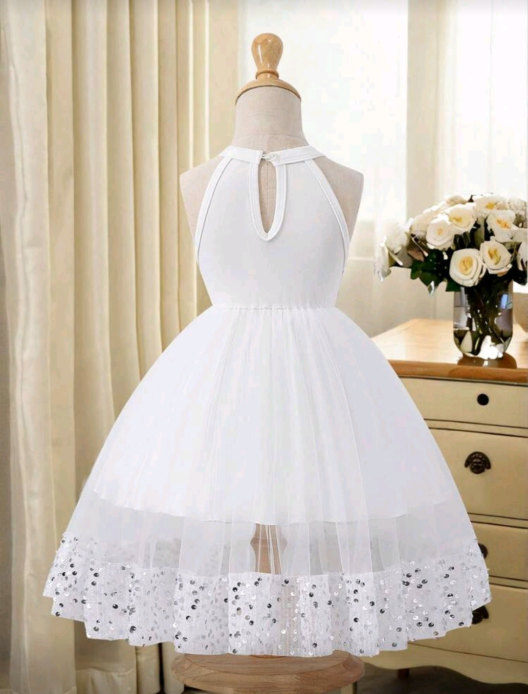 Vestido Elegante blanco con lentejuelas