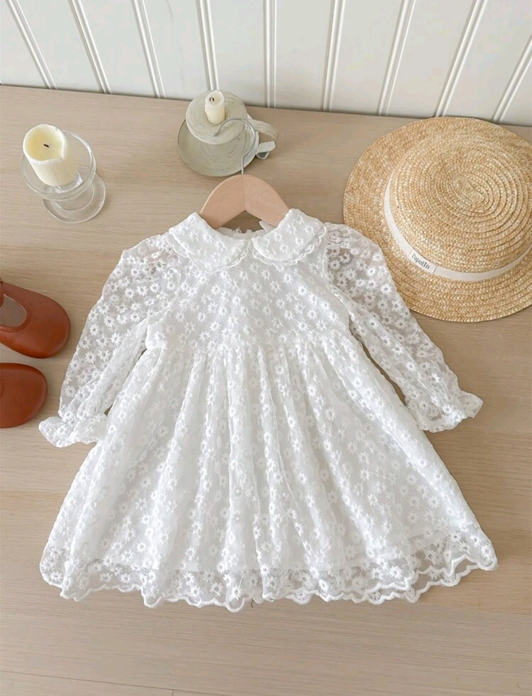Vestido blanco mangas largas de renda