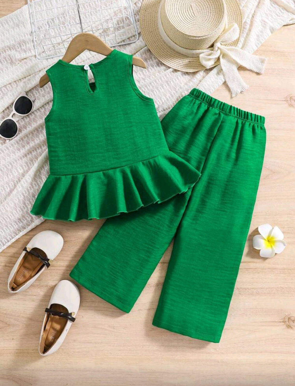 Blusa con volados + pantalón