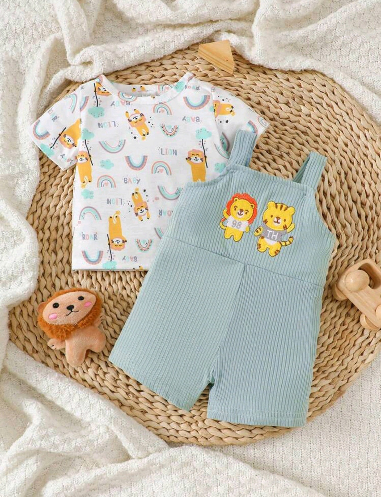 Remera + jardinera con diseño de tigre