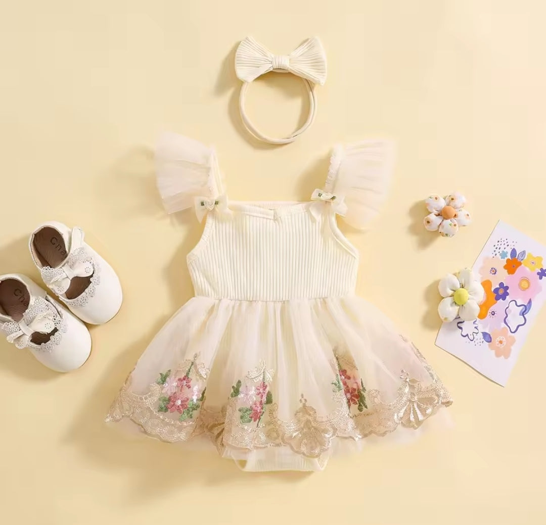 Body vestido con bordado floral