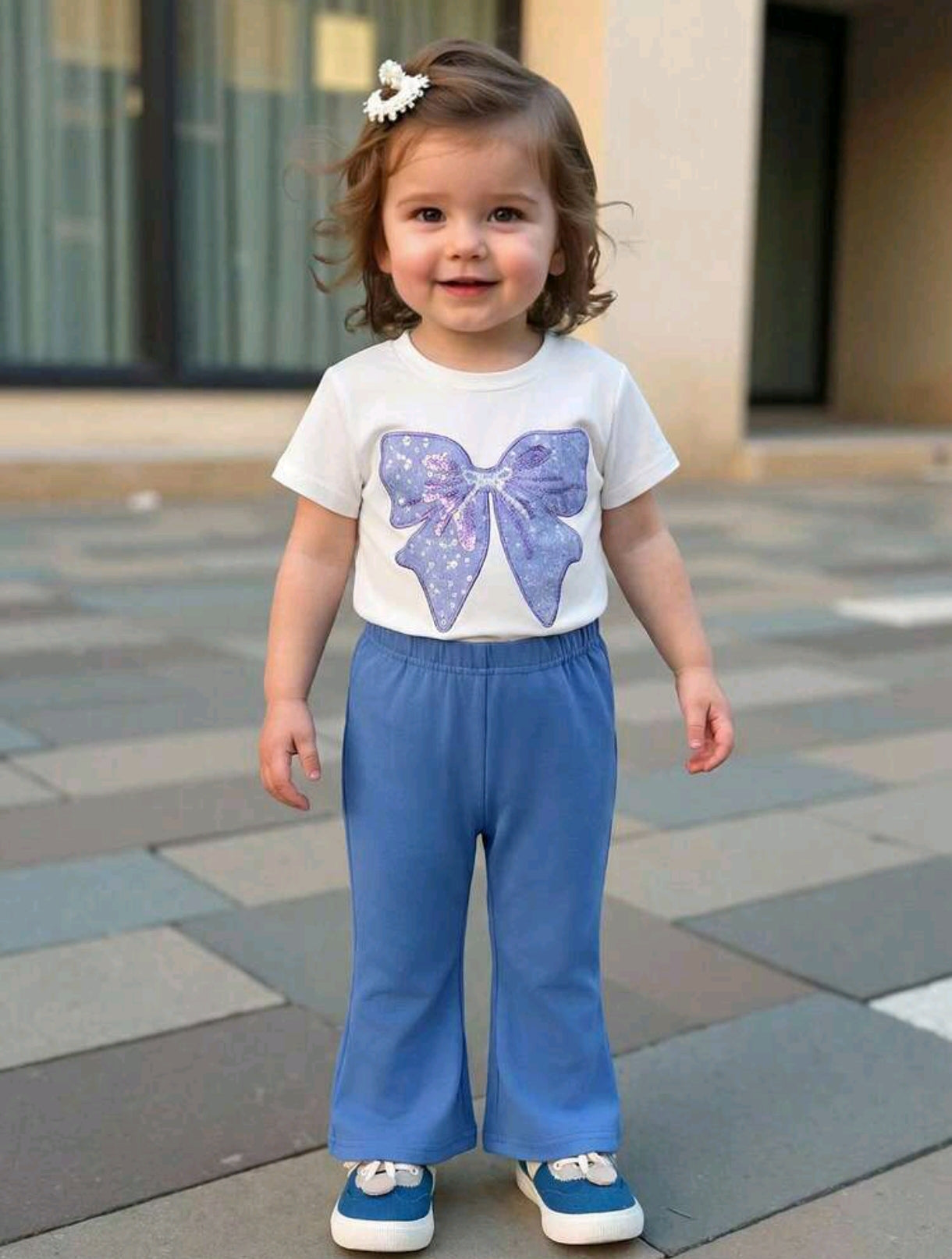 Remera con estampa + pantalón Acampanado