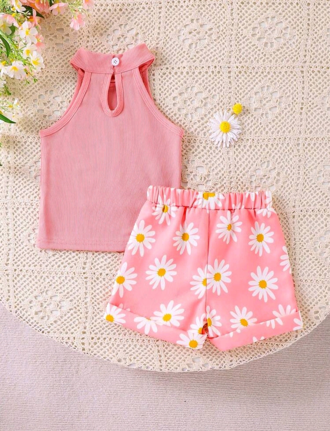 Blusa cuello alta acanalado + short con estampado