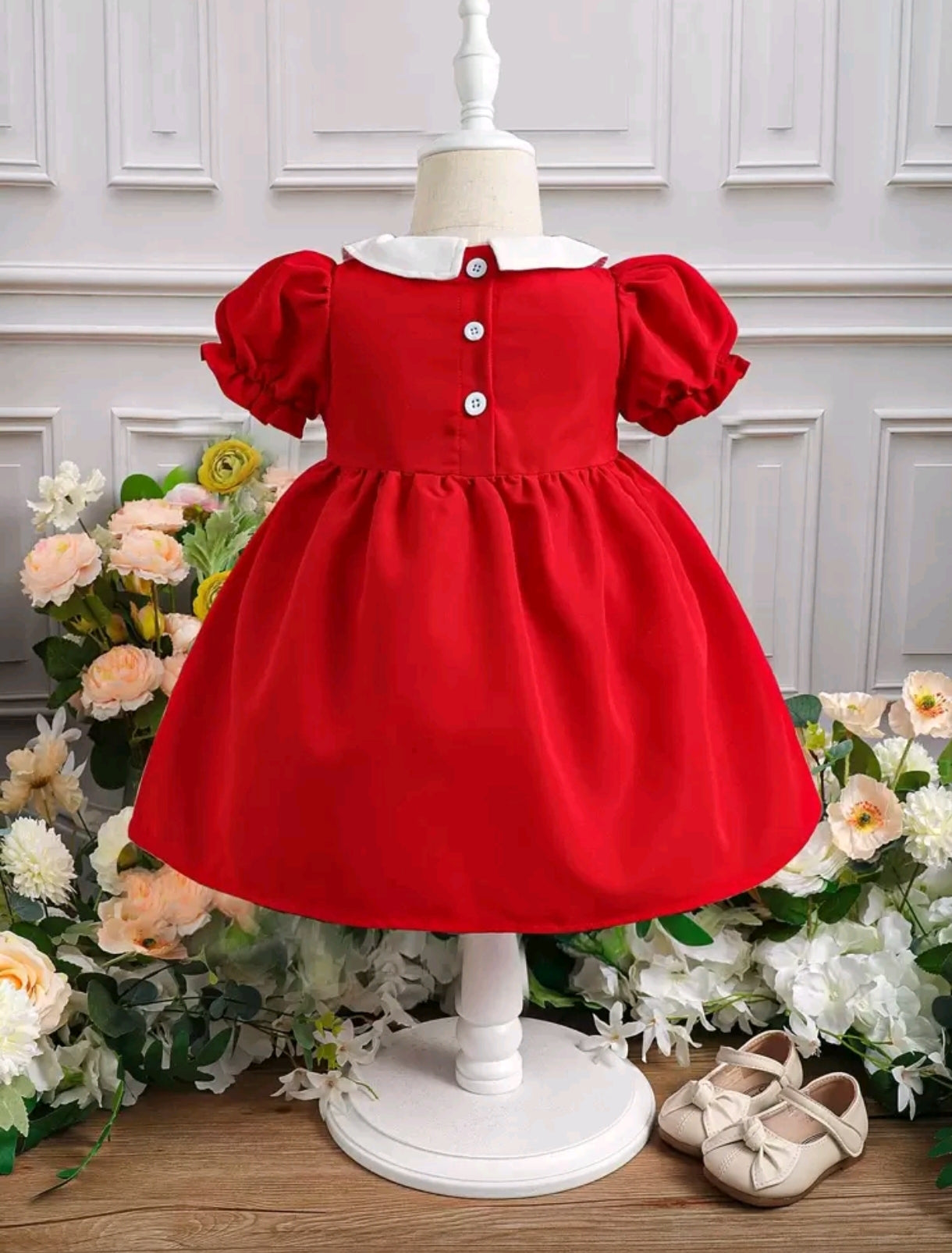 Vestido bebe con cuello y bordado