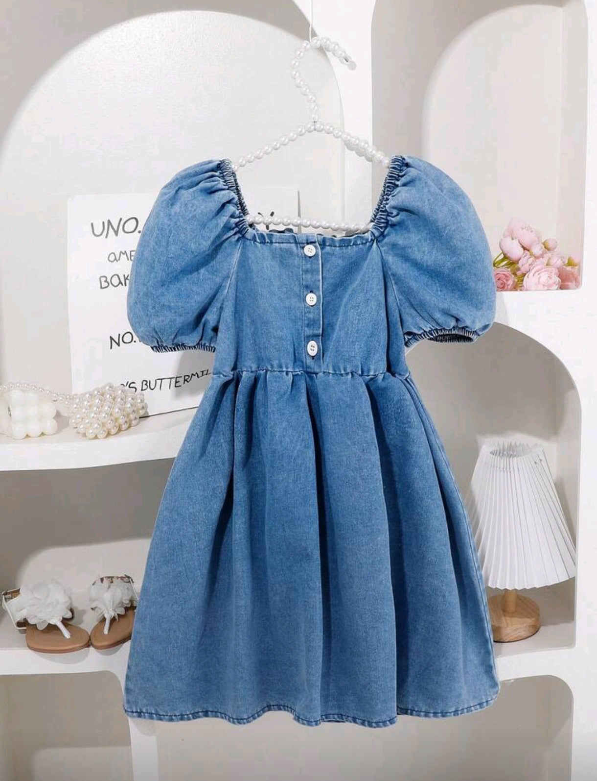 Vestido de Jeans con mangas abullonadas y detelles en perlitas