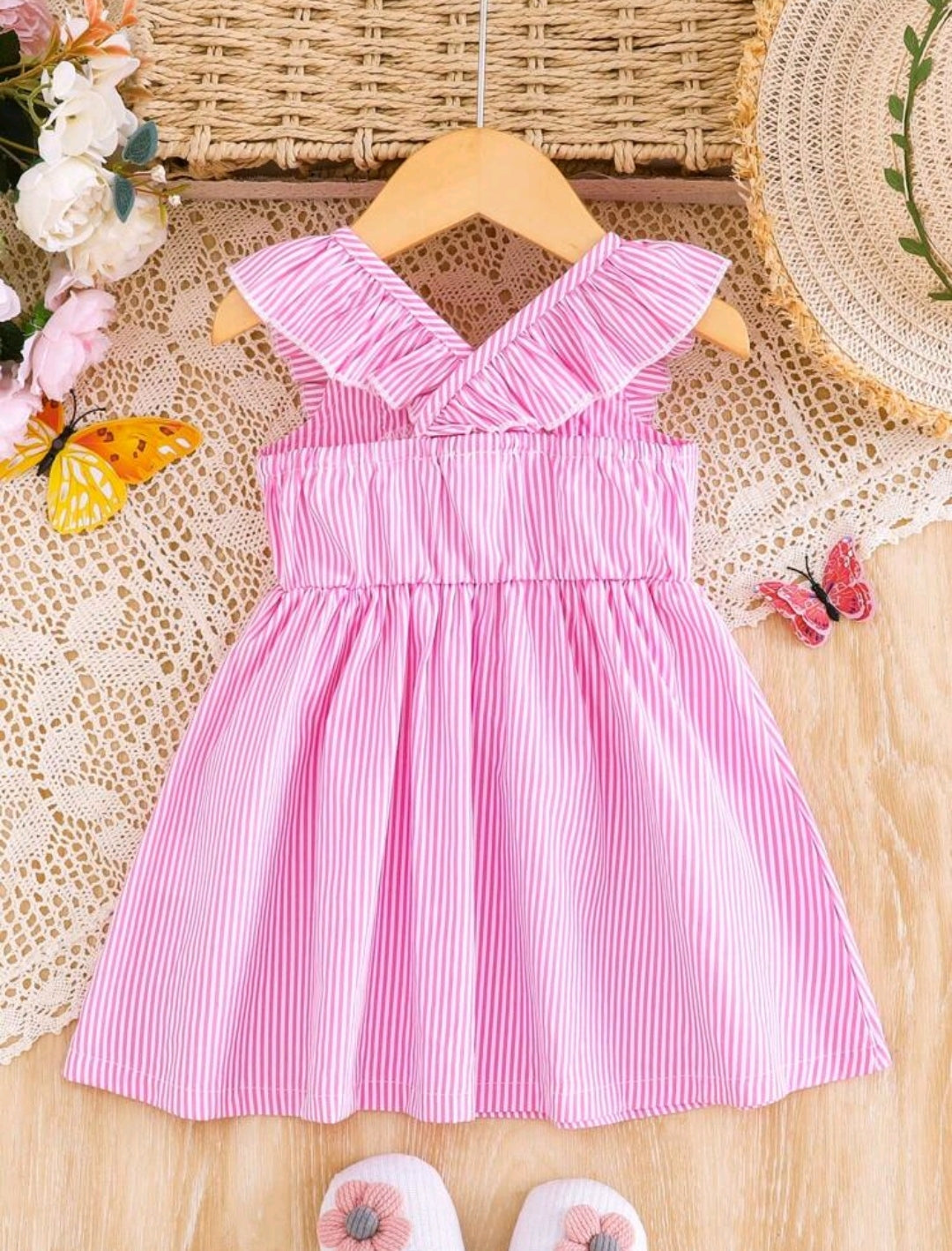 Vestido fresco con moño frontal