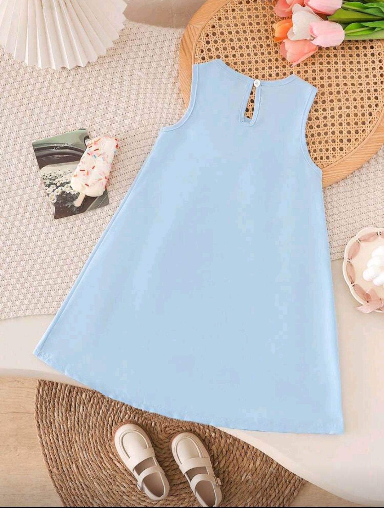 Vestido sin mangas plisado y detalles en moños