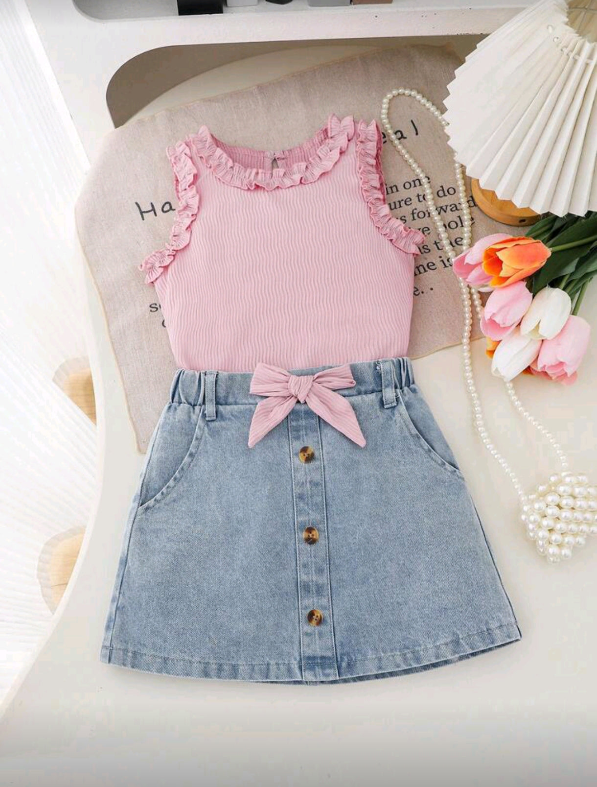 Blusa sin mangas + falda de jeans