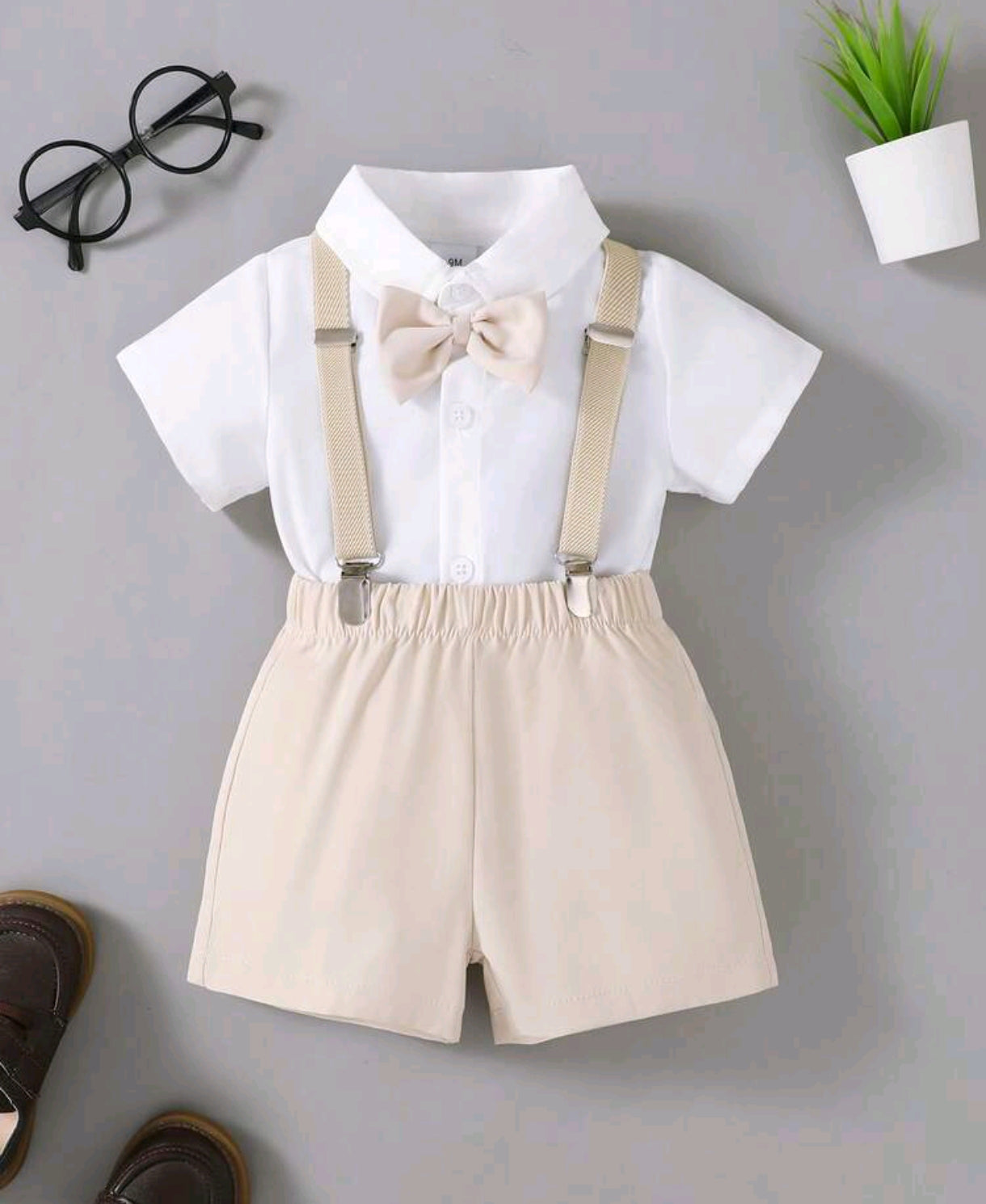 Camisa con moño + short con tirantes