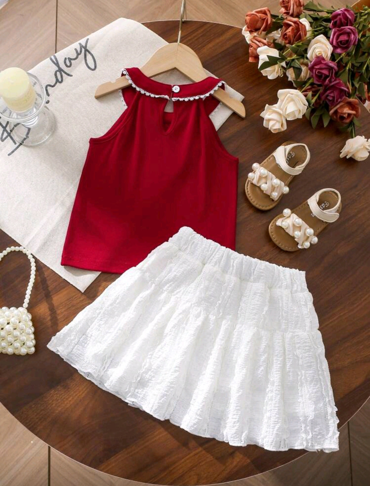 Blusa sin mangas + falda