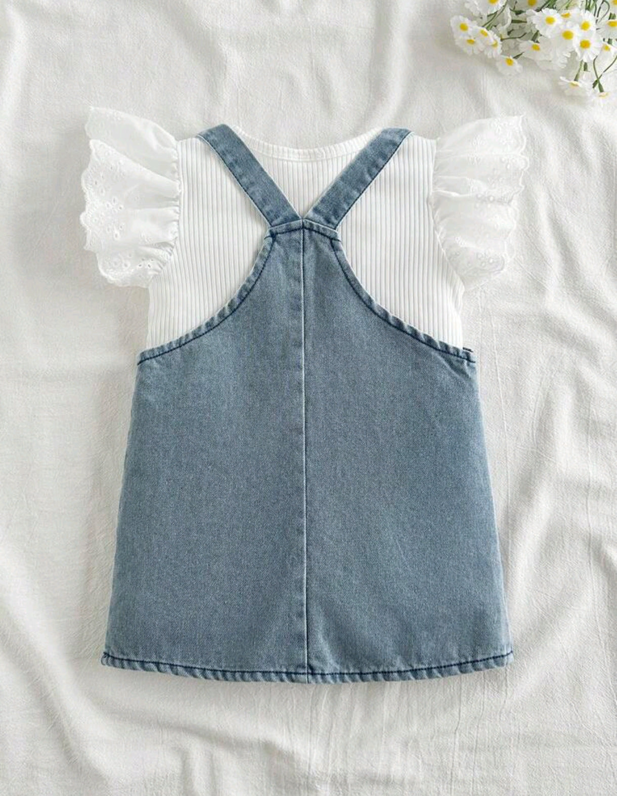Blusa acanalado+ vestido de jeans con flores