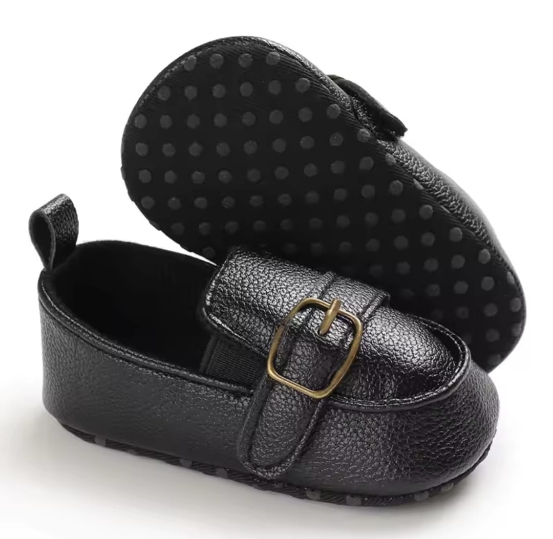 Acc. Zapatito par bebé varón suela blanda