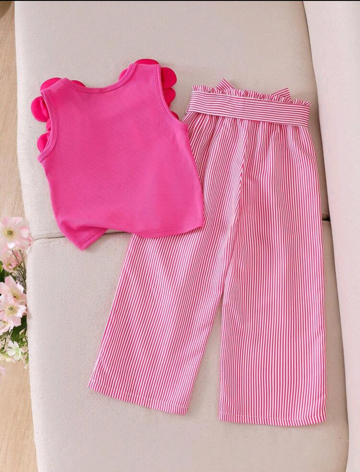 Blusa con flores + Pantalón con cinto