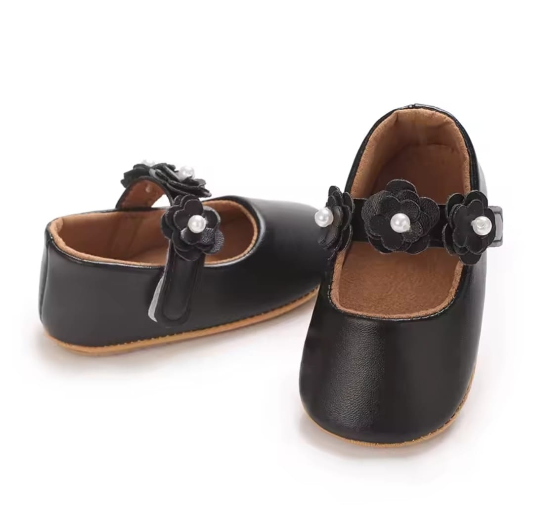 Acc. Zapatito con suela engomada con moños