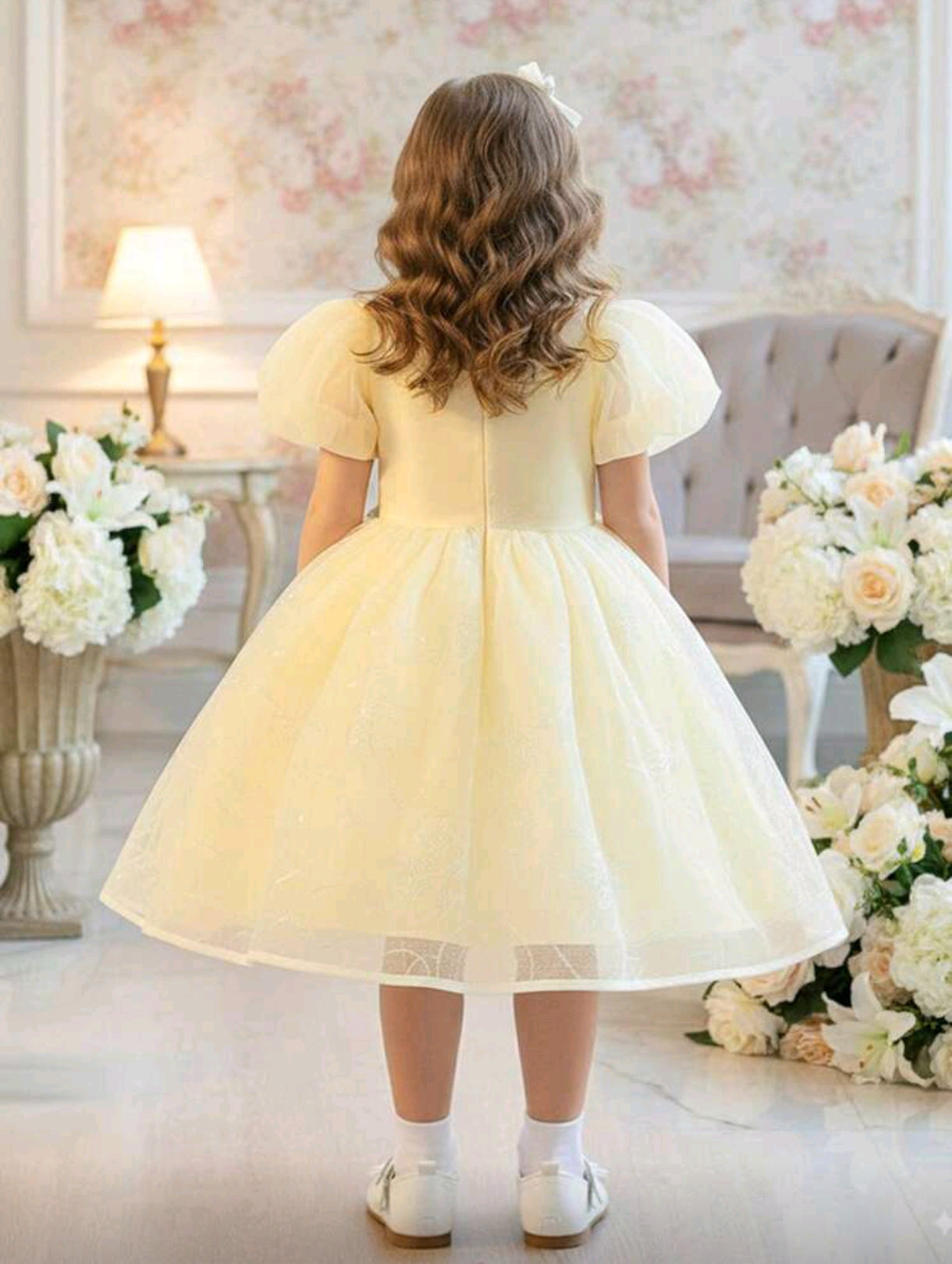 Vestido elegante, mangas abullonadas con detelles en lentejuelas