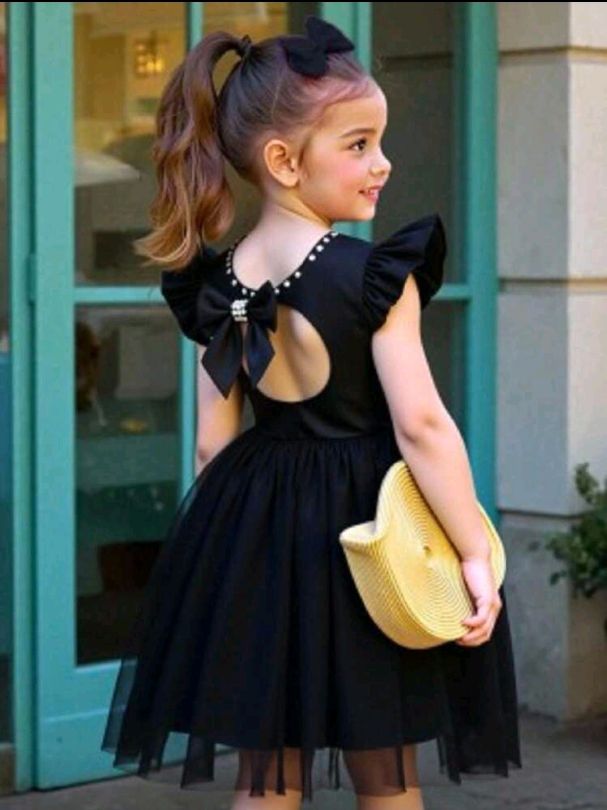 Vestido Elegante negro con detalles en perlitas