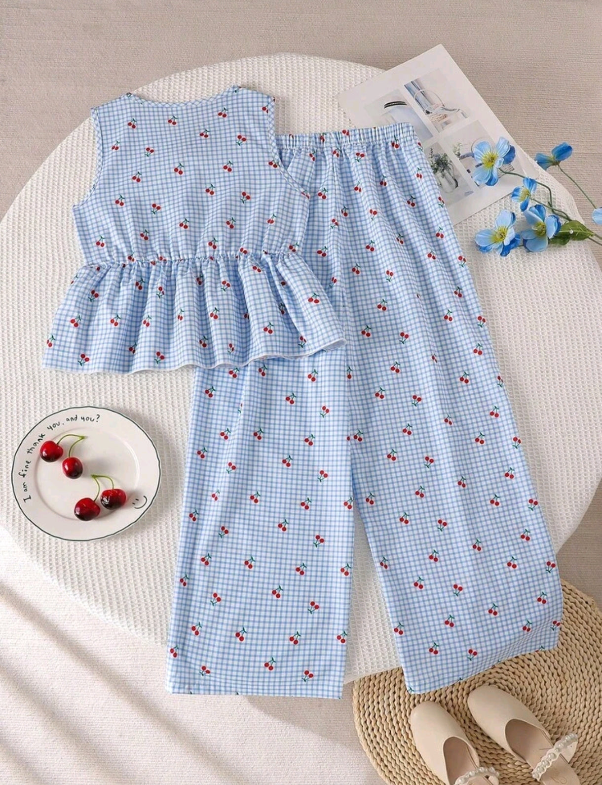 Blusa con cereza + pantalón