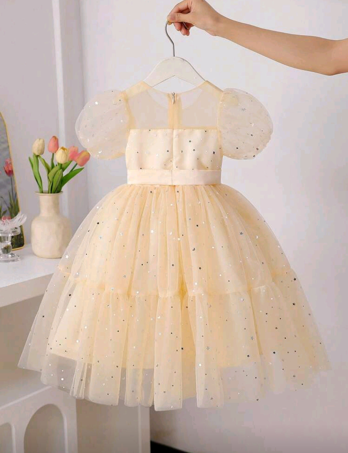 Vestido elegante de tul con brillos