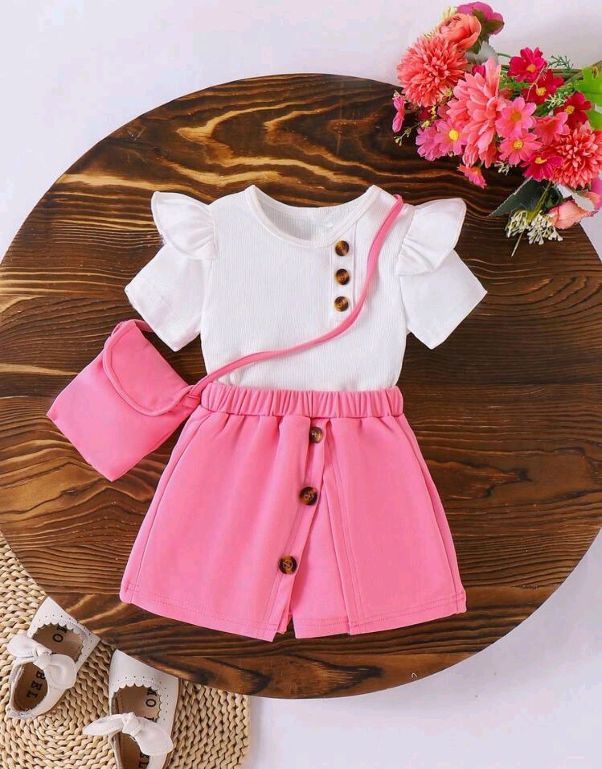 Blusa acanalada + short pollera + bolsito