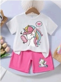 Remera + short con diseño de unicornio
