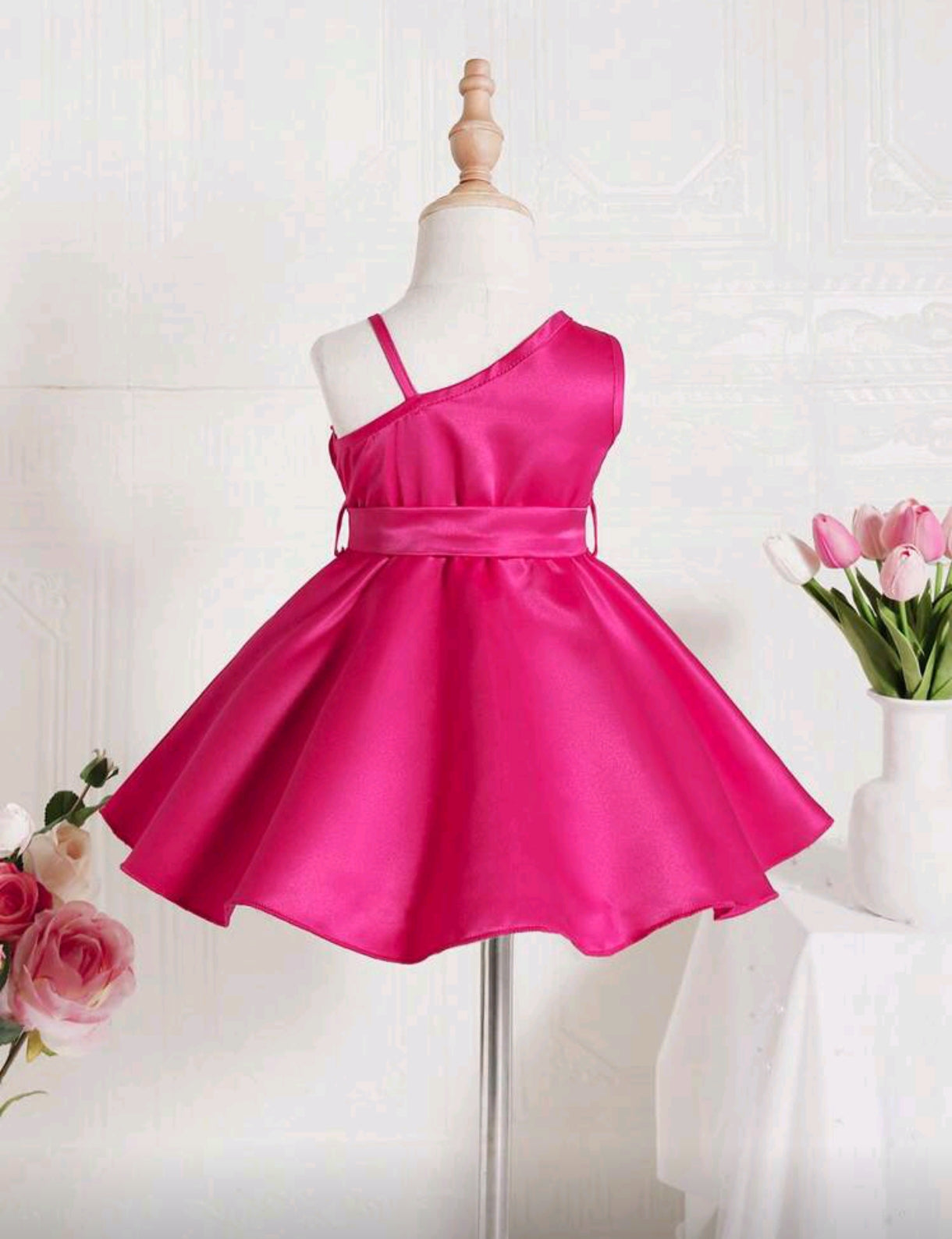 Vestido Elegante de mangas asimetrica