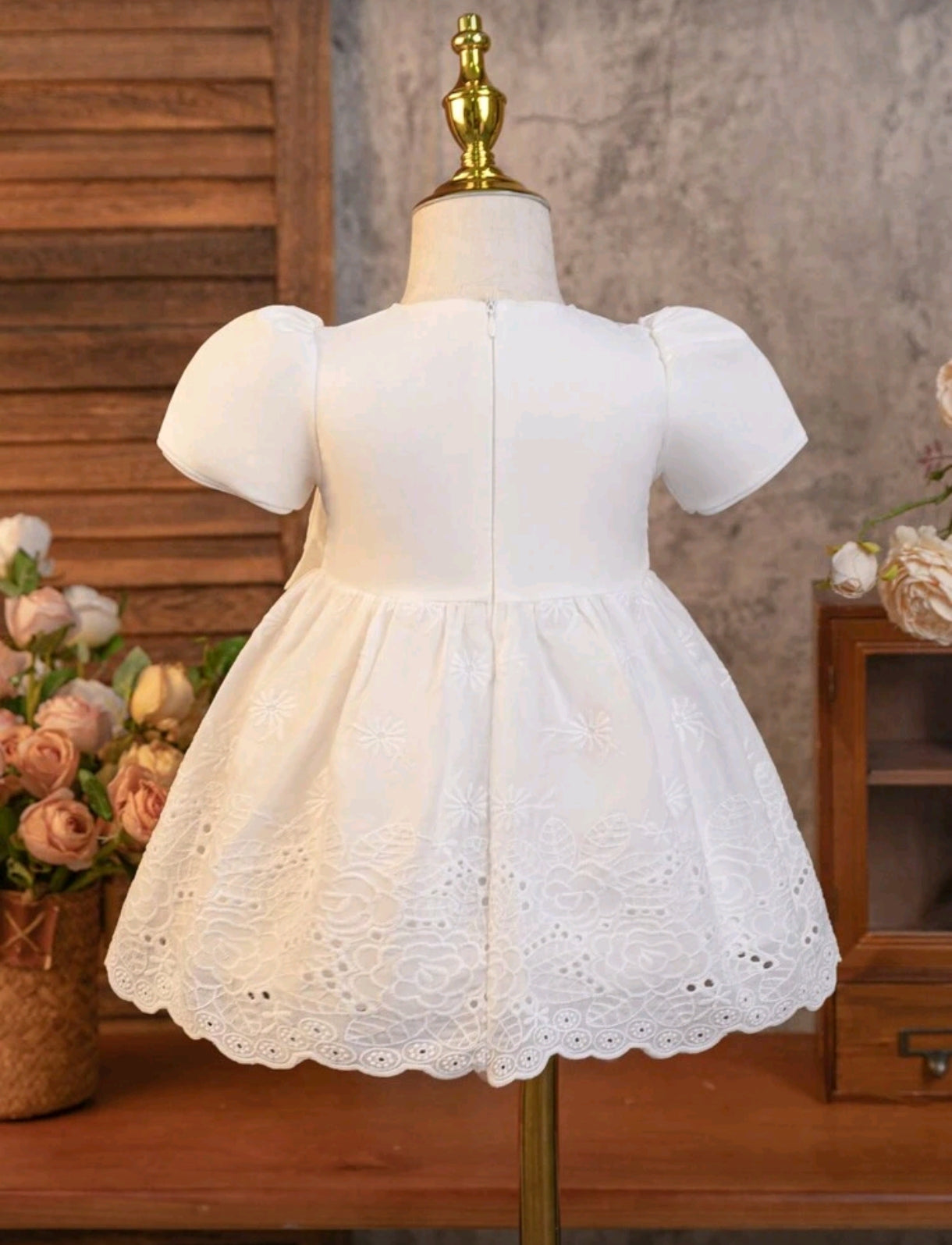 Vestido blanco con bordados
