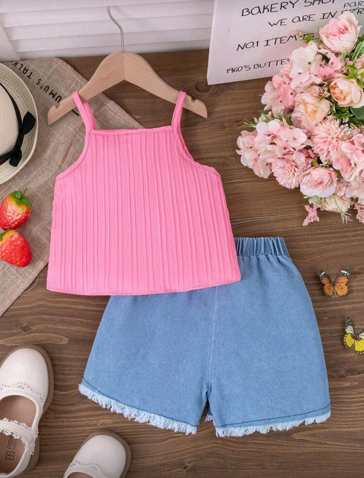 Blusa de tiritas con moño+ short de jeans con bordados de corazones