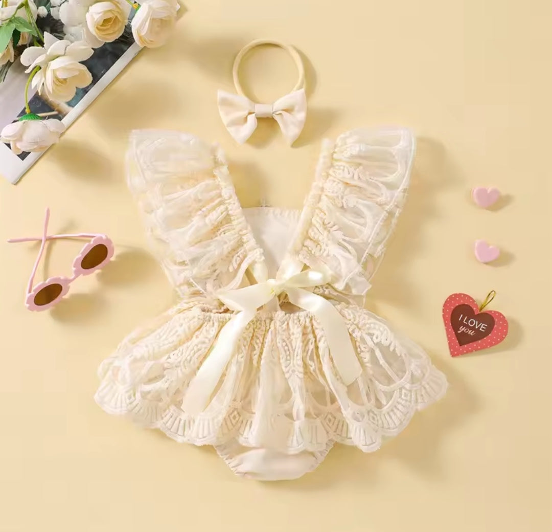 Body vestido con bordados floral y renda