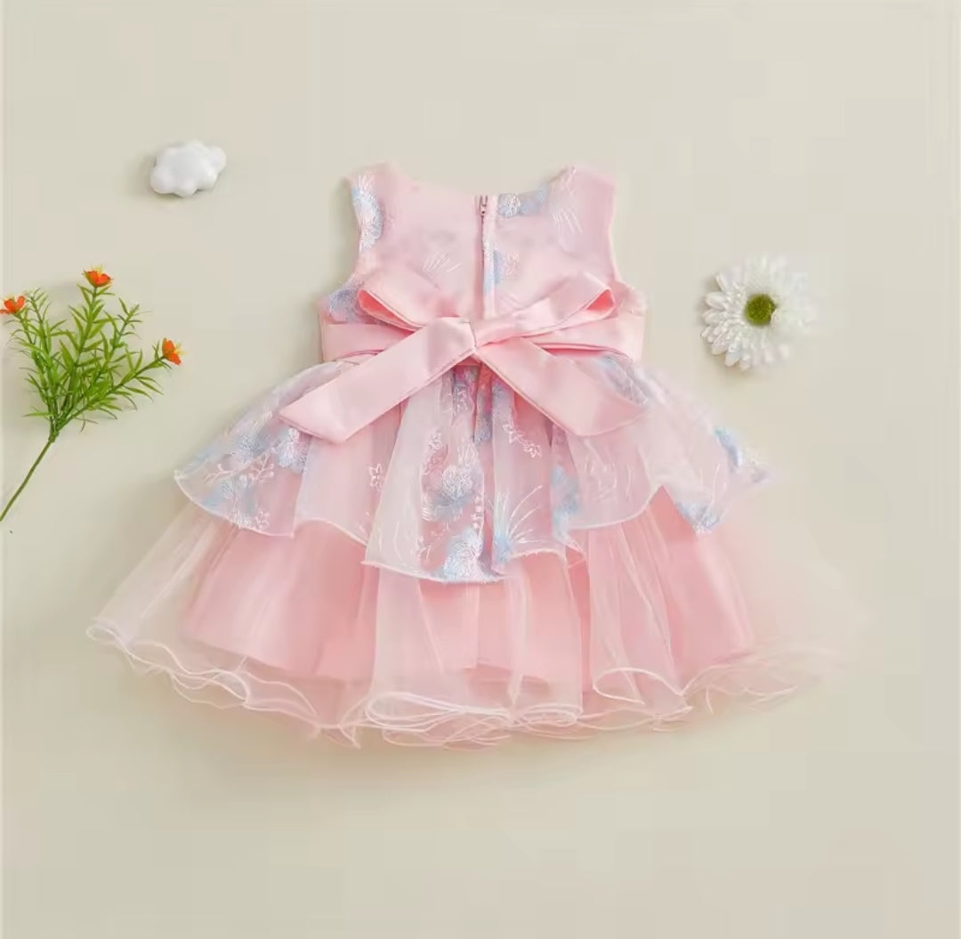 Vestido elegante con bordados